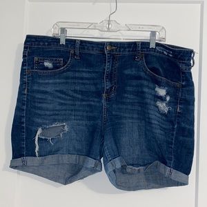 SZ 34/18 Universal Thread MidRise Boyfriend Shorts